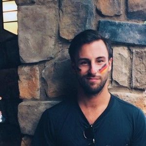 Meet your Posher, Aida